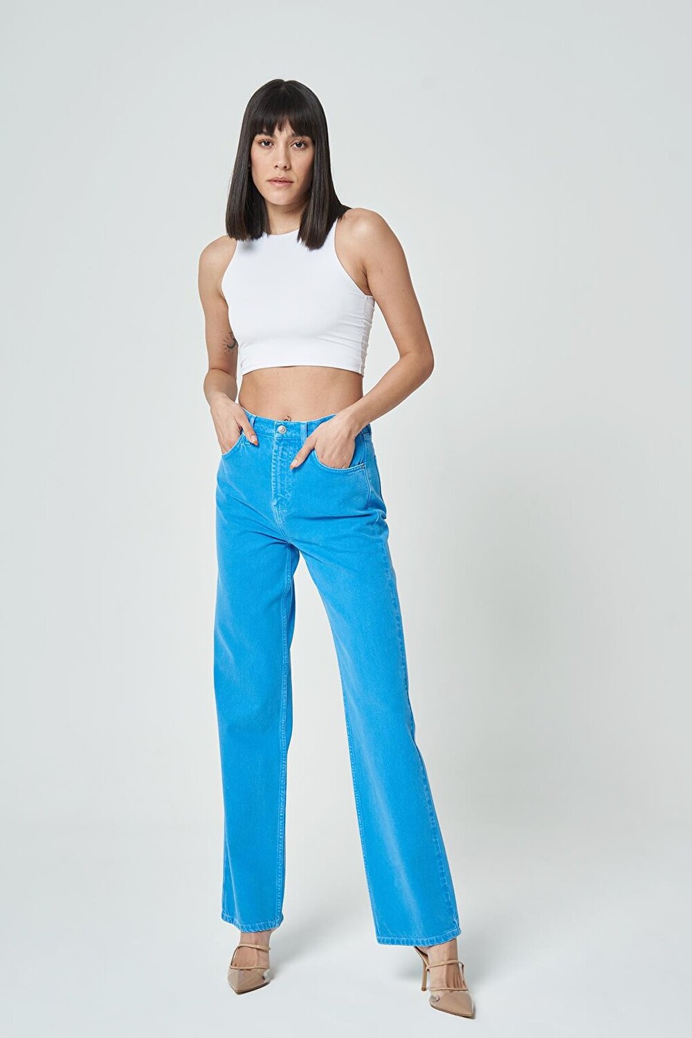 

Синие джинсовые брюки прямого кроя на молнии с высокой талией Diana C 4517-047 CROSS JEANS, Синий