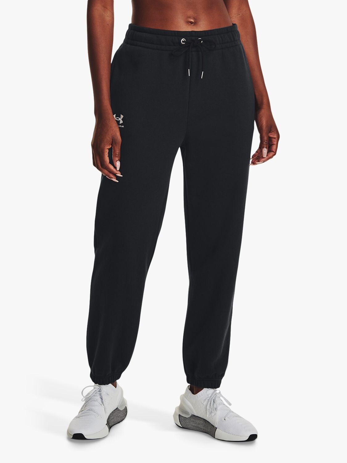 

Джоггеры Under Armour Essential, Черный/Белый, Черно-Белый