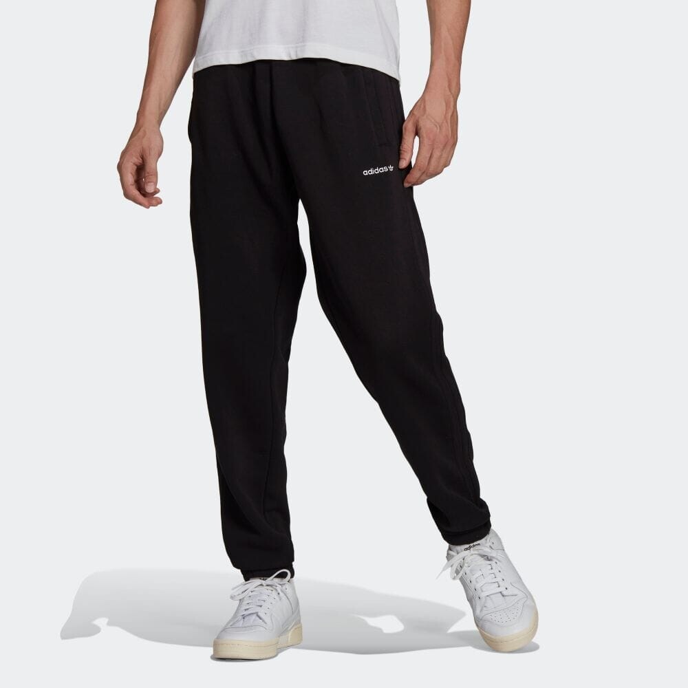 

Толстовка Adidas HC7132