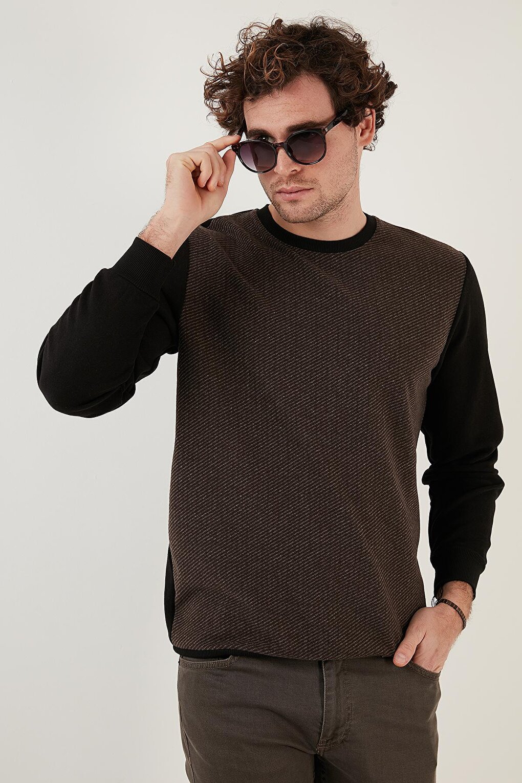 Хлопковый свитер обычного кроя с круглым вырезом 5905041 Buratti, коричневый