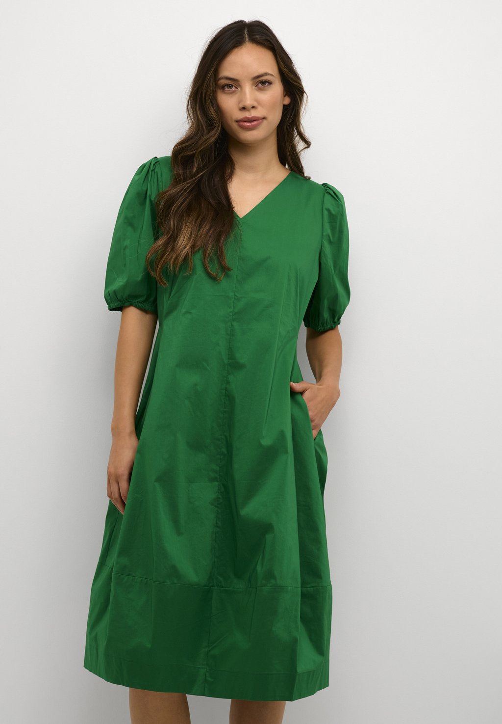 Летнее платье ярко-зеленого цвета Culture, зеленый летнее платье зеленого цвета only