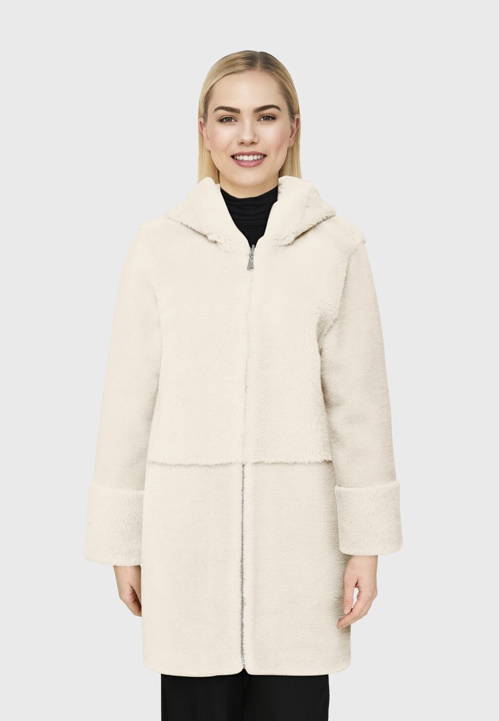 

Зимнее пальто Oakwood IDYLLE REVERSIBLE, цвет light beige