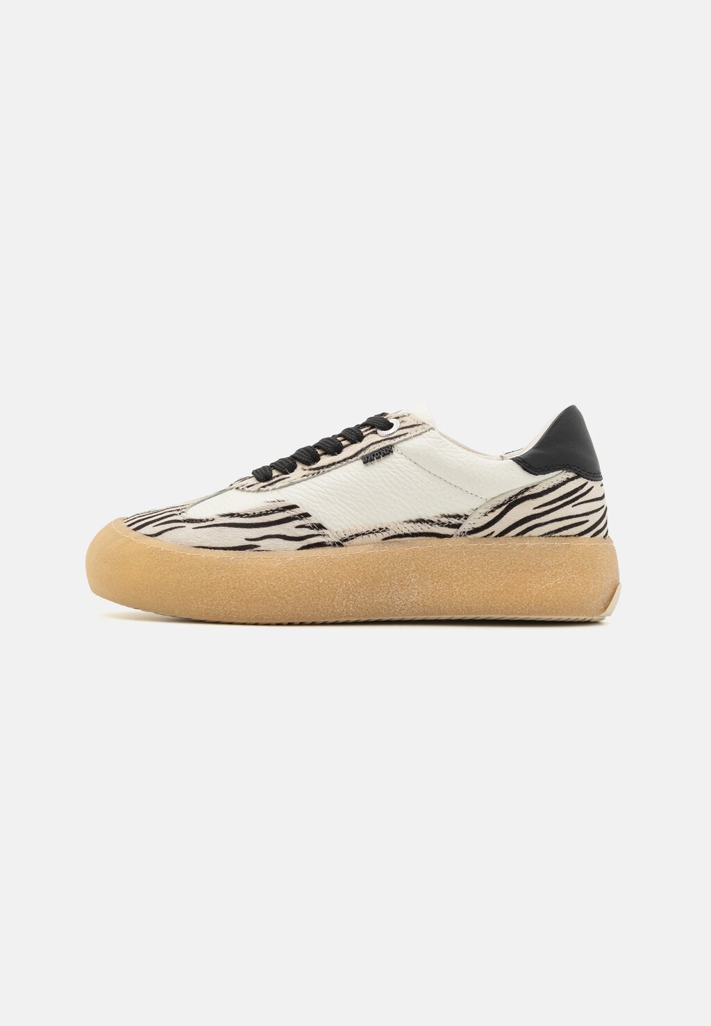

Низкие кроссовки Gise-La Bronx, цвет white/black