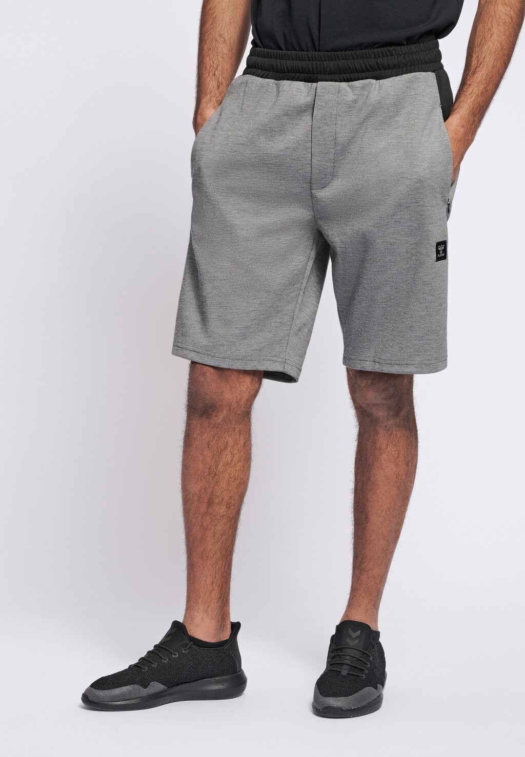 

Спортивные шорты Hummel, серый меланж