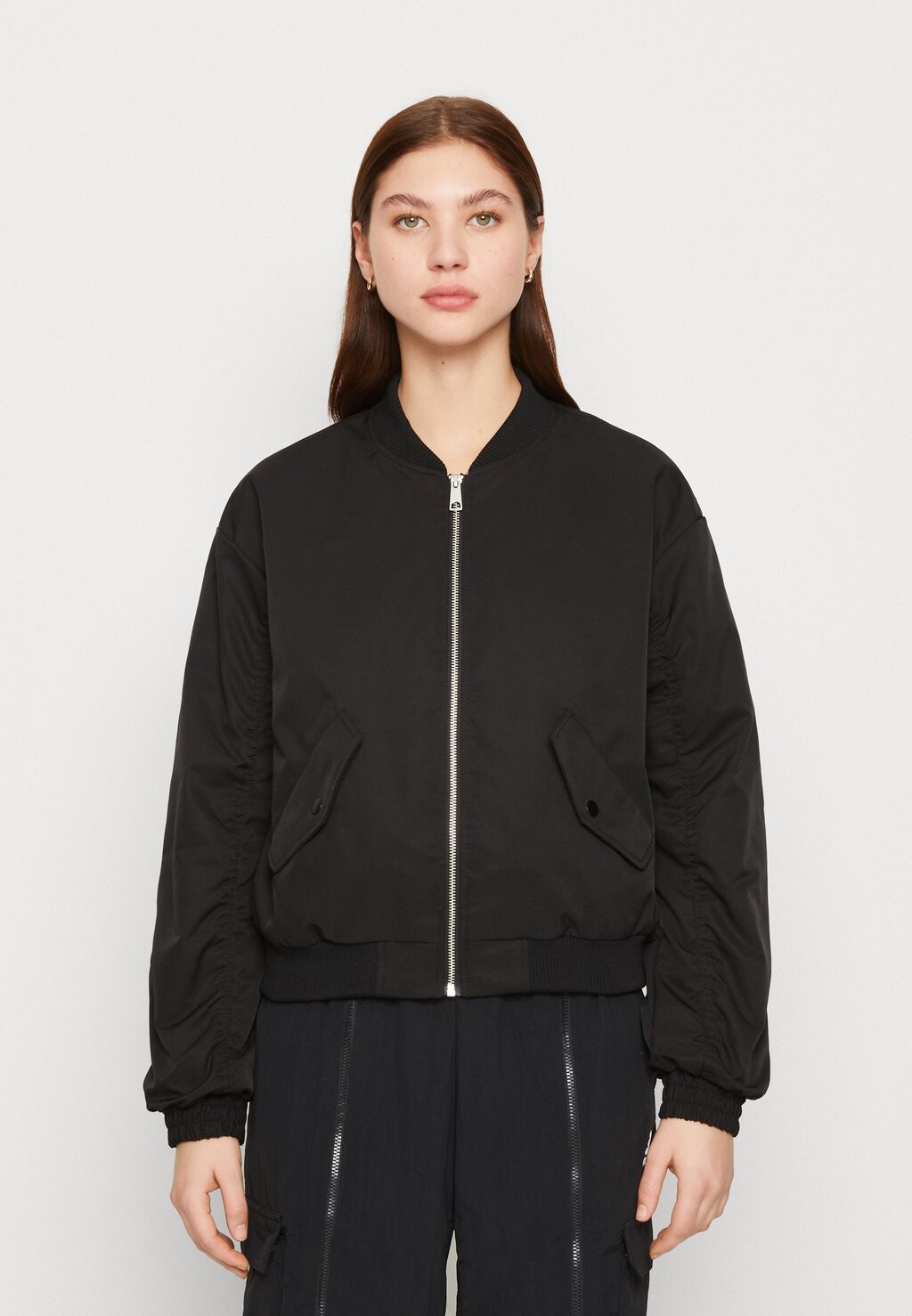 

Бомбер Vero Moda, черный