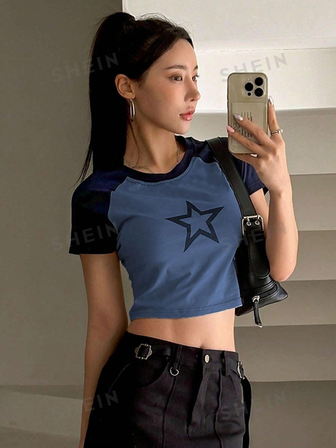 цена Женская футболка DAZY с короткими рукавами и цветными блоками, синий