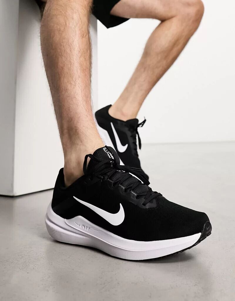 

Черные кроссовки Nike Air Winflo 10