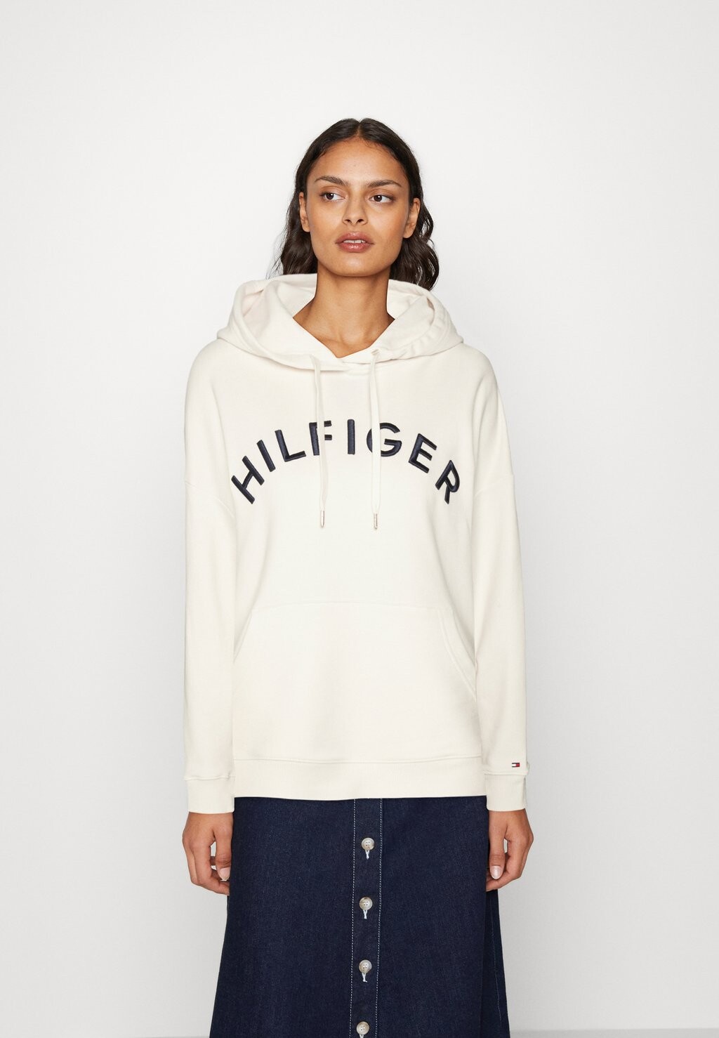 

Толстовка Tommy Hilfiger Varsity Hoodie, состаренный белый