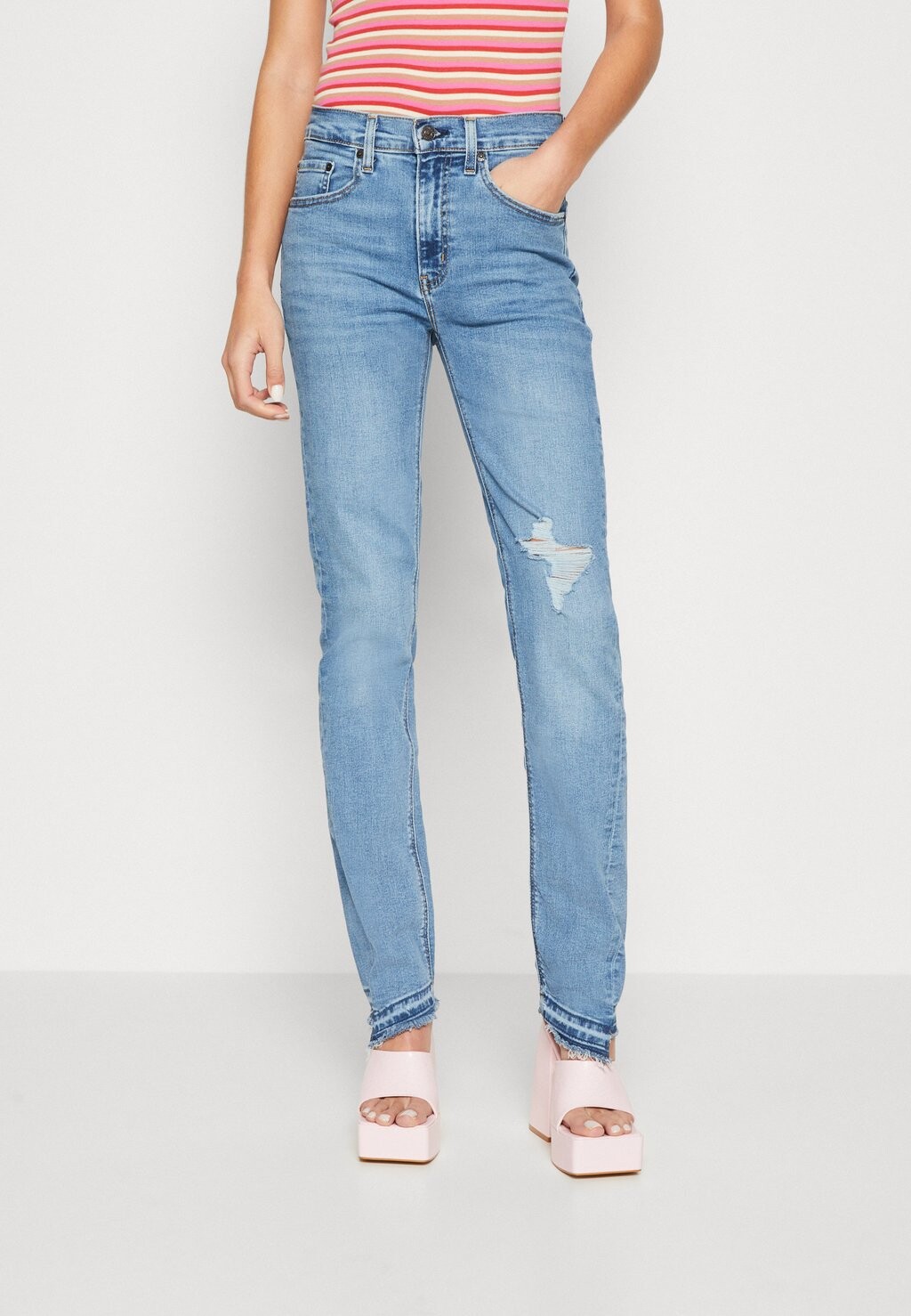 

Джинсы прямого кроя Levi's 724 Twisted Inseam, лучшие друзья навсегда