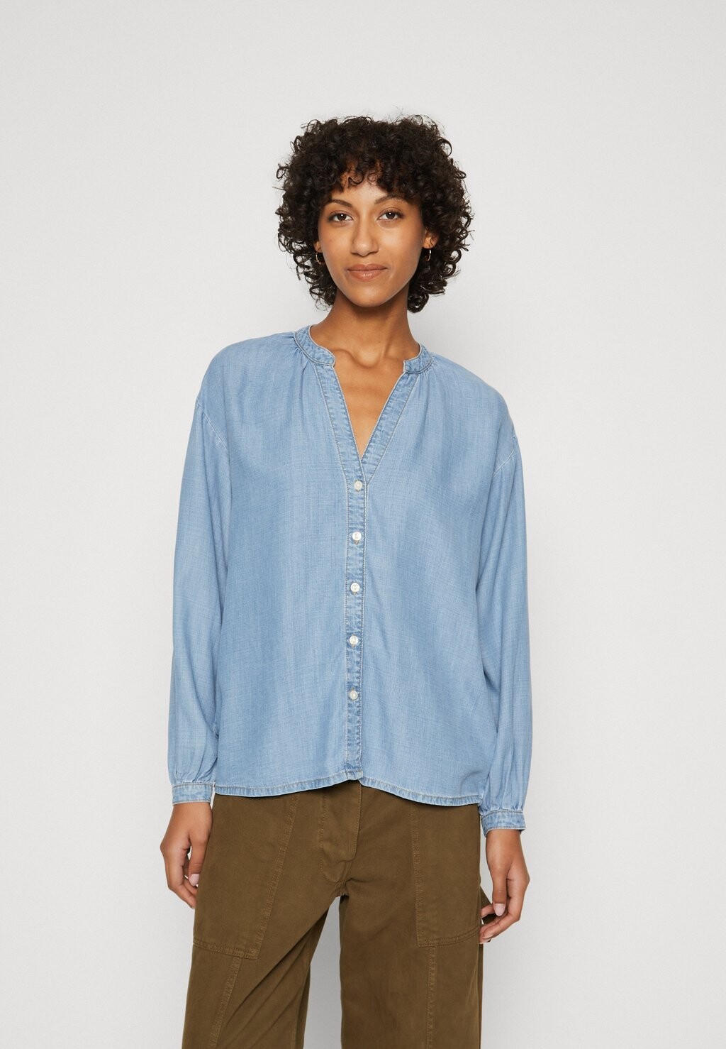 

Блузка-рубашка POET SLEEVE BLOUSE Wrangler, цвет first friend