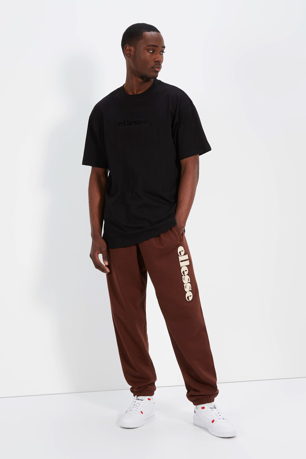 

Футболка,Мужская,Белая Ellesse, черный