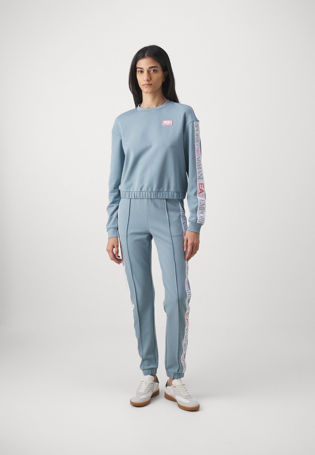 

Спортивный костюм EA7 Emporio Armani, синий