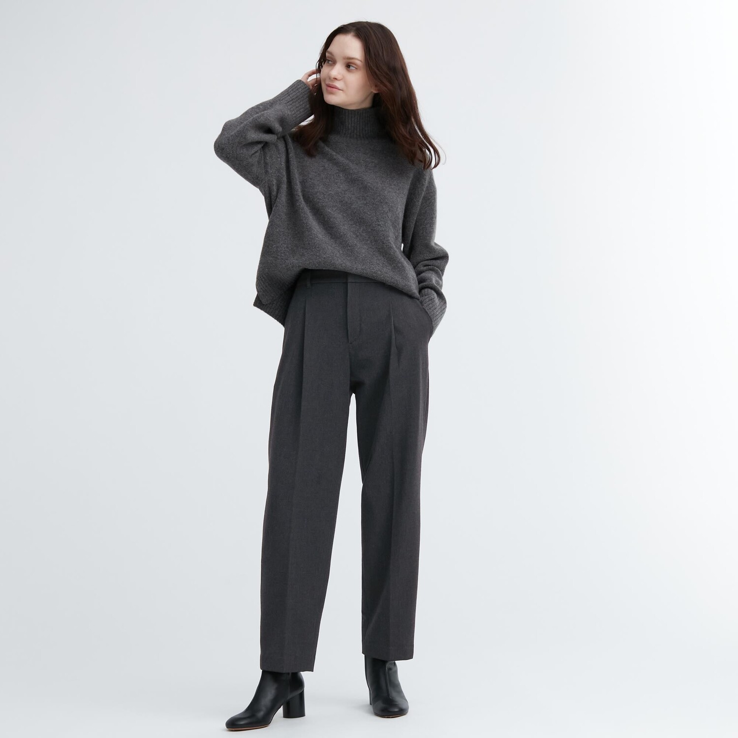 

Зауженные брюки Heat Tech Uniqlo, темно-серый