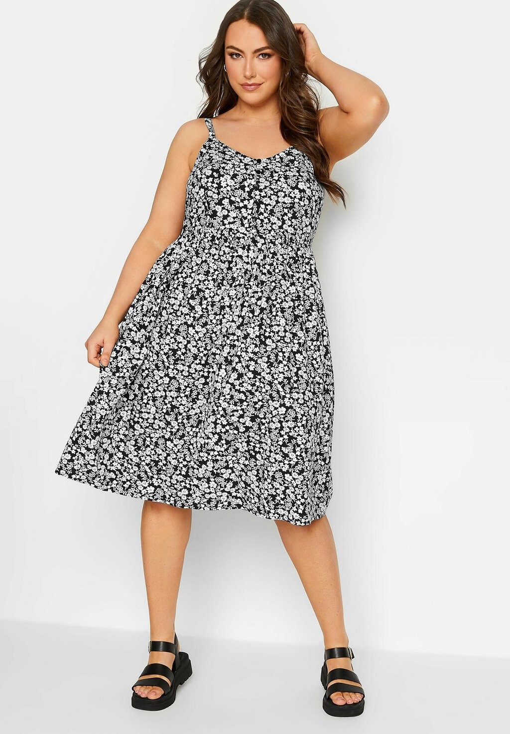 

Летнее платье Yours Clothing, черный