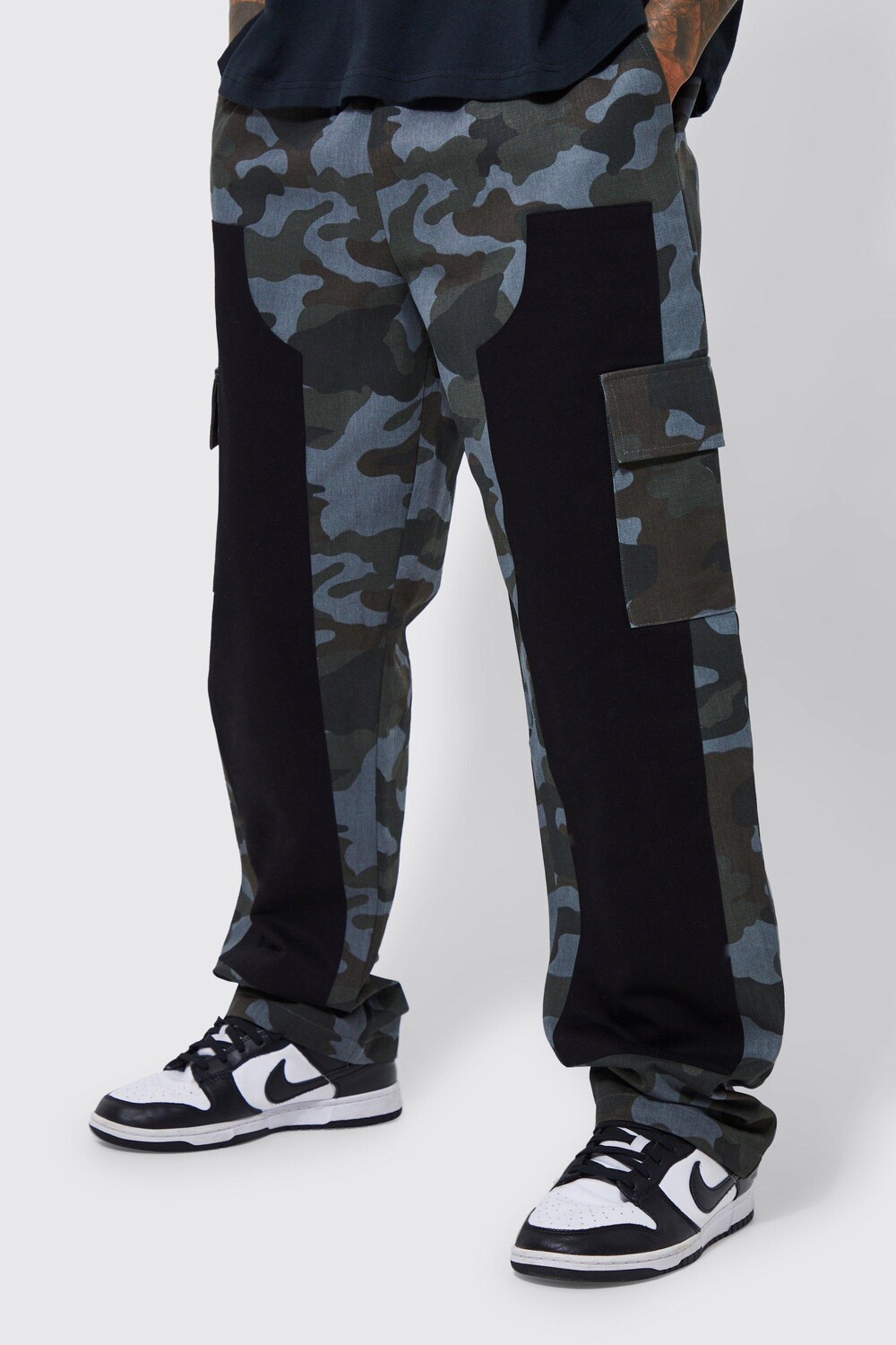 

Средние брюки carpent camo с эластичной поясной поясой Boohoo, хаки