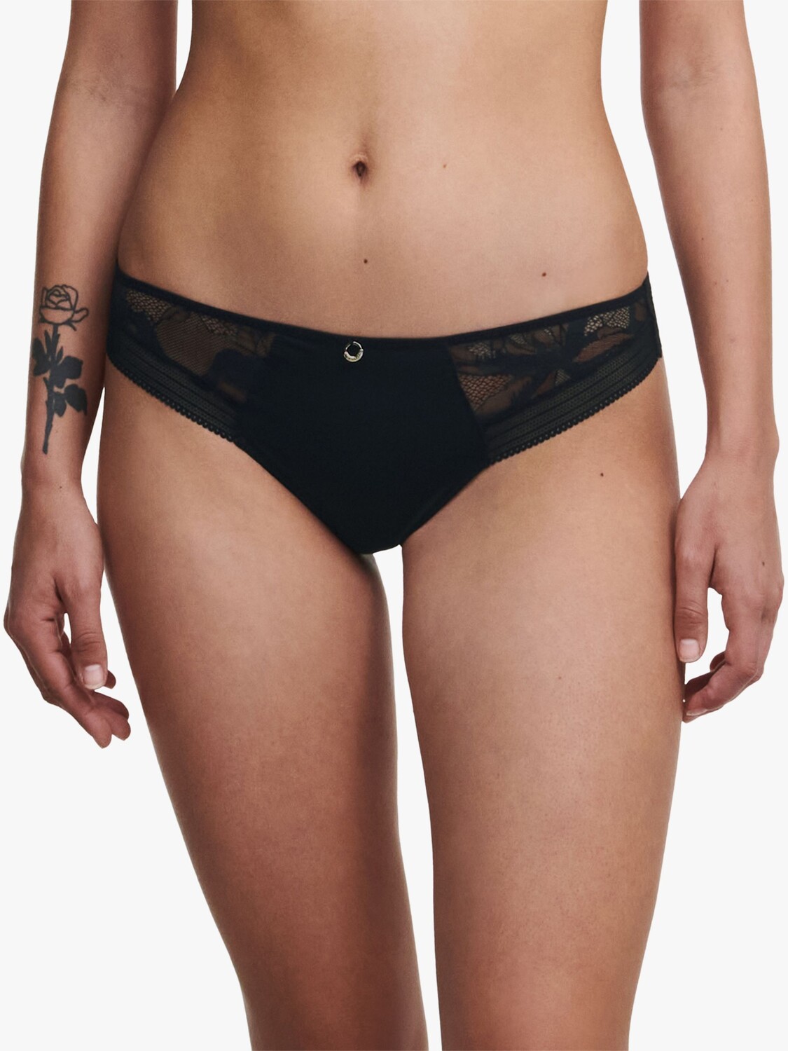 

Трусики танга Chantelle True Lace, черные