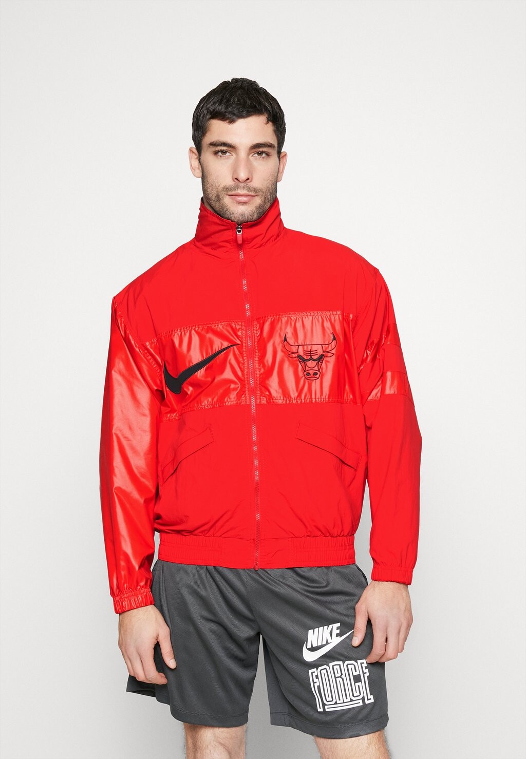 

Спортивная куртка Nike