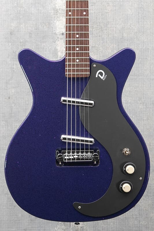

Электрогитара Danelectro Blackout 59 Purple Metalflake