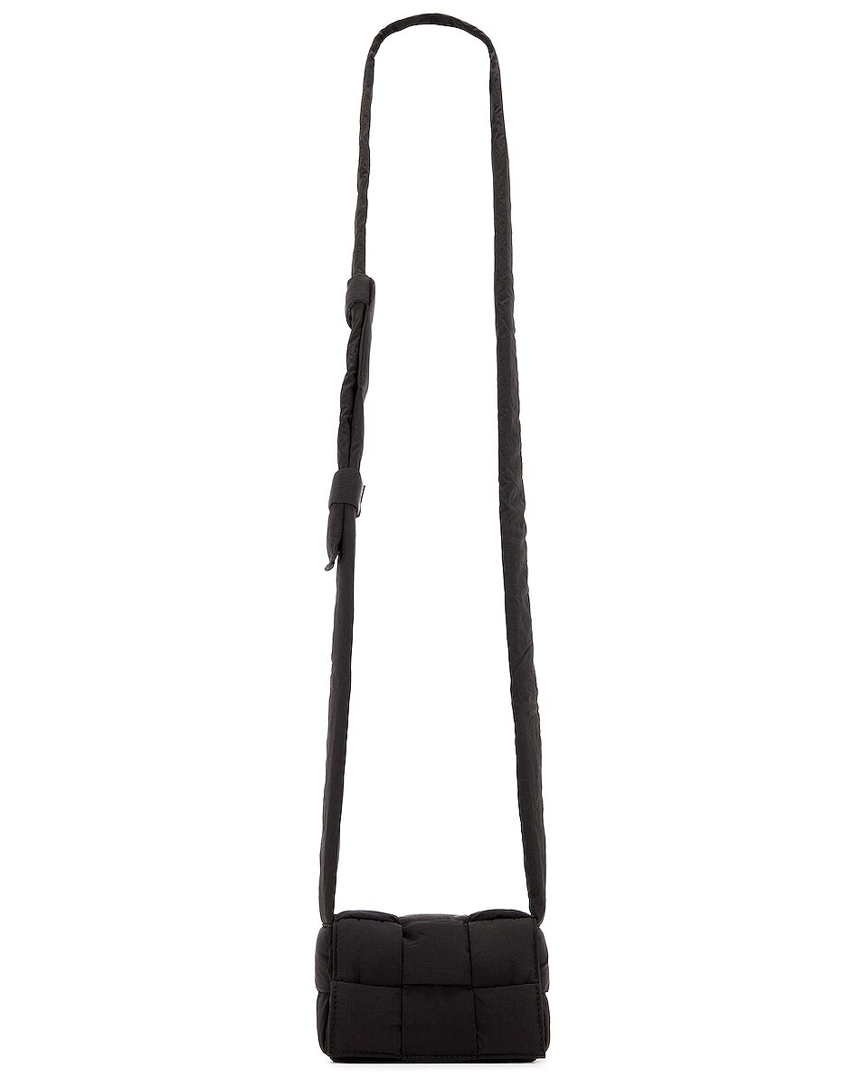 

Сумка Cassette Bottega Veneta, цвет Black & Silver