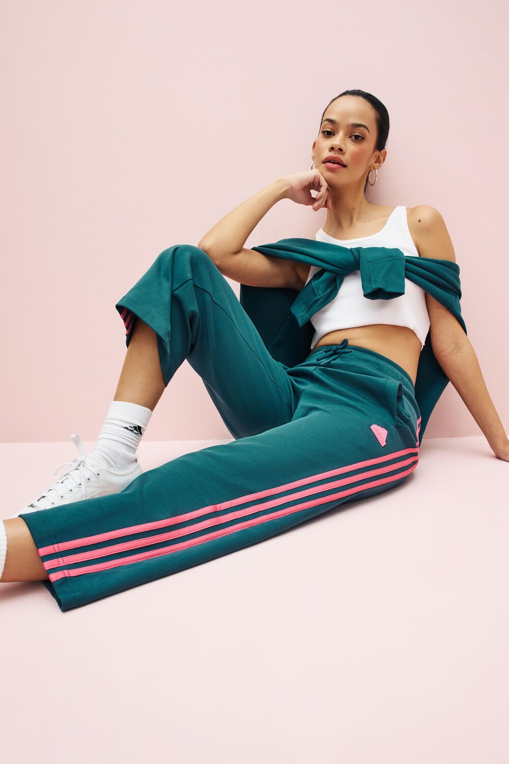 

Спортивная одежда Джоггеры с 3 полосками Future Icons adidas, зеленый