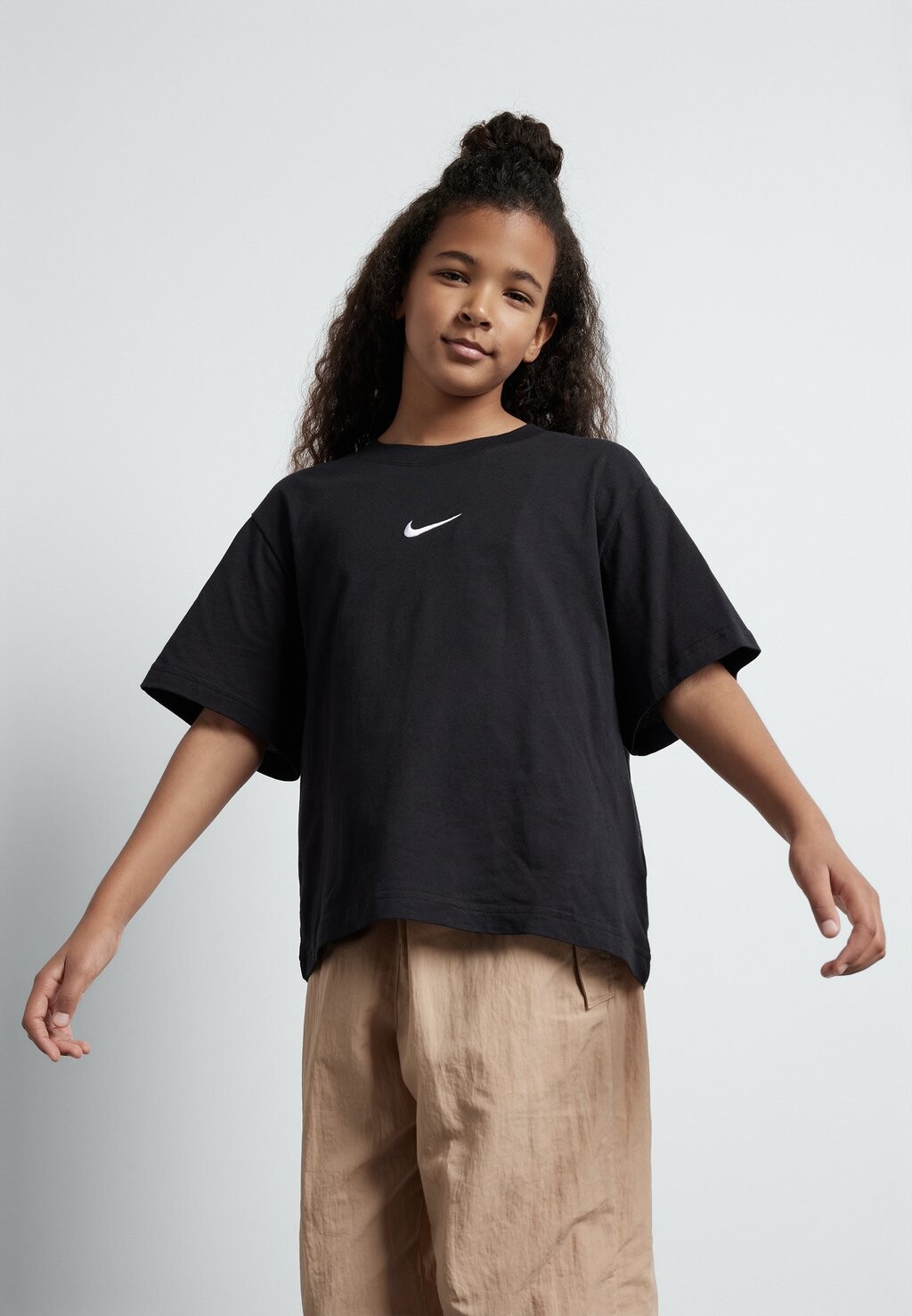 

Базовая футболка Tee Nike, цвет black/white