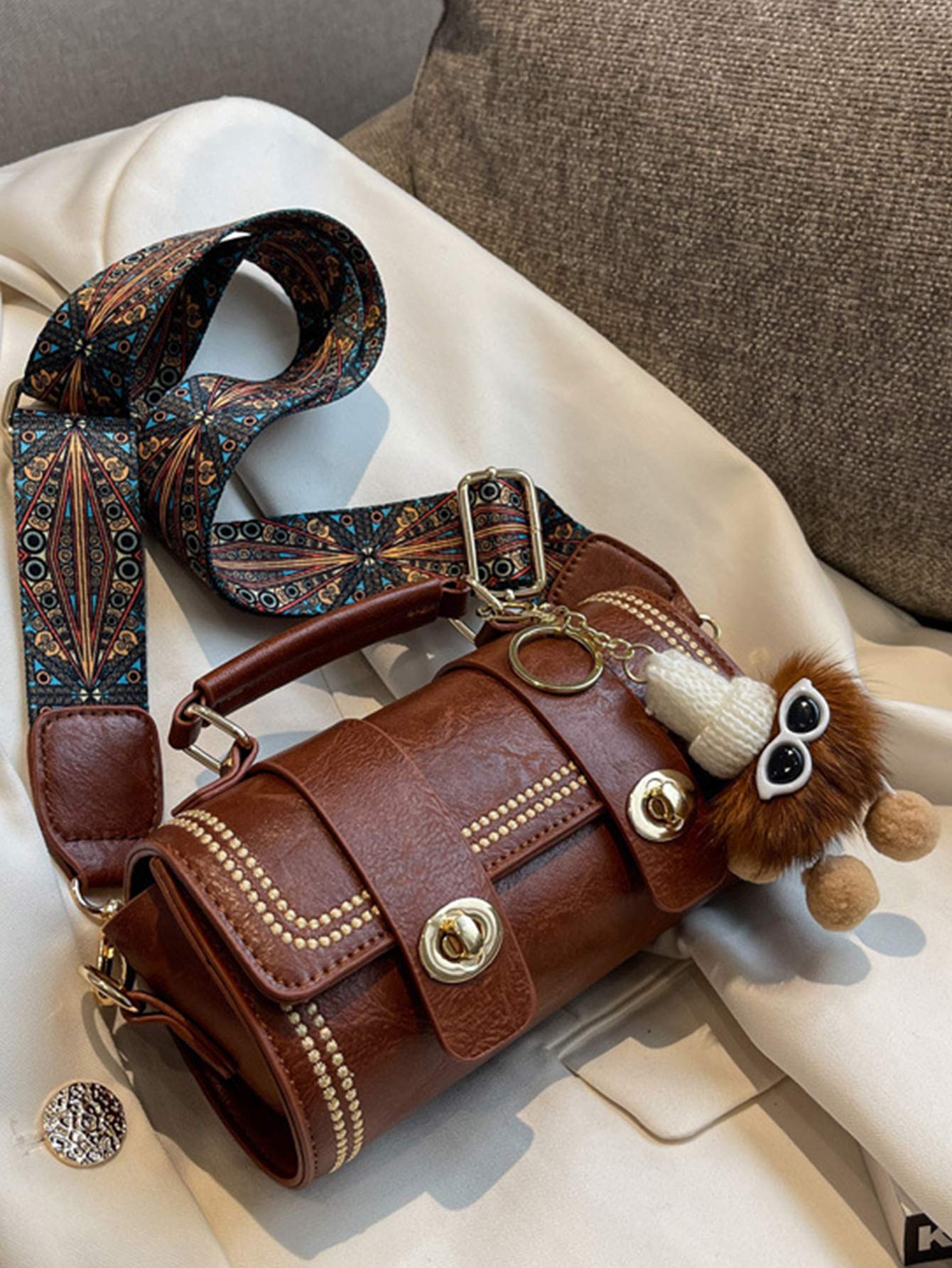 Мини-сумка-ведро с клапаном и вышивкой, коричневый