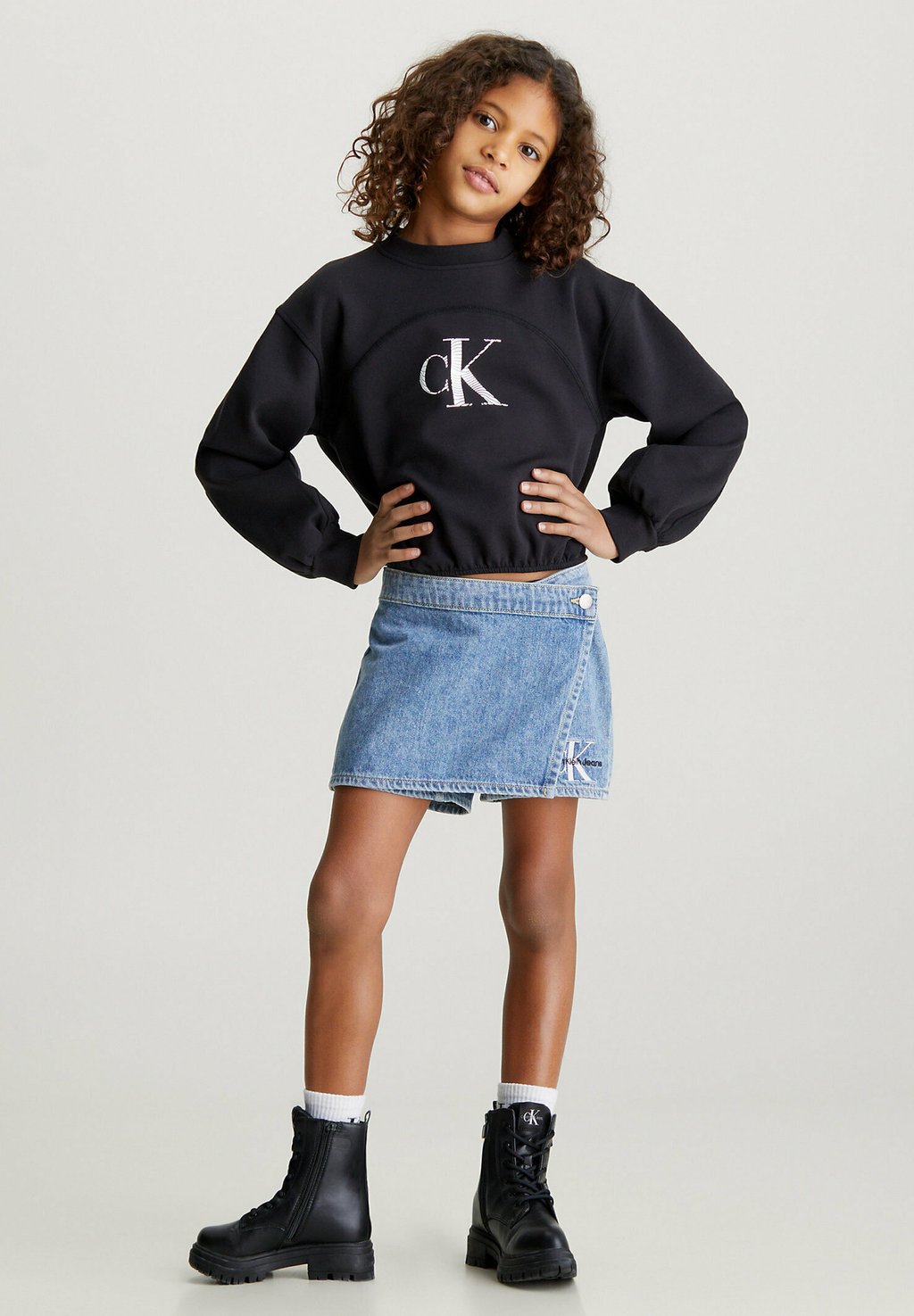 Толстовка BOXY MONOGRAM Calvin Klein Jeans, цвет ck black
