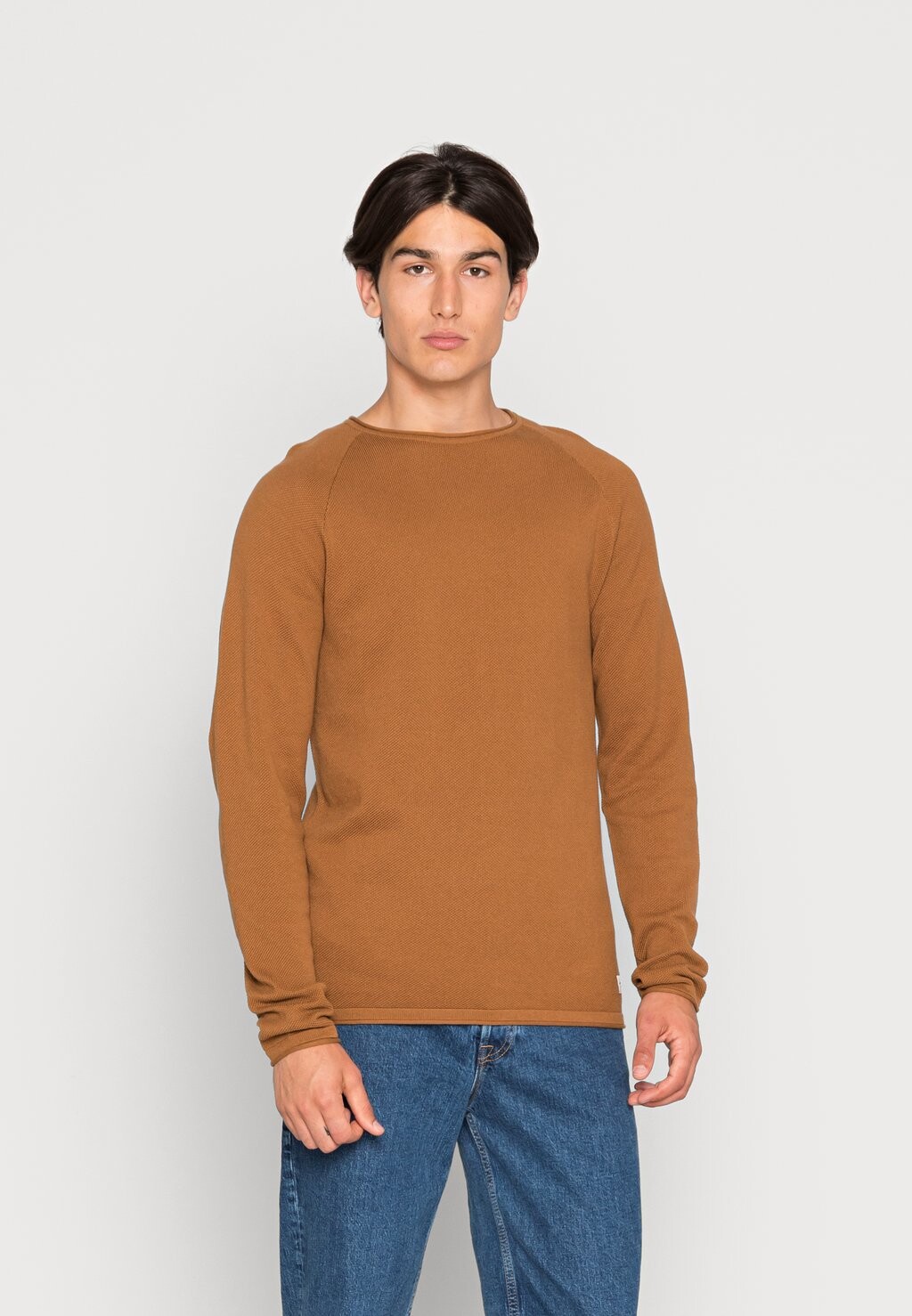 цена Свитер JJEHILL CREW NECK NOOS Jack & Jones, крученая резина