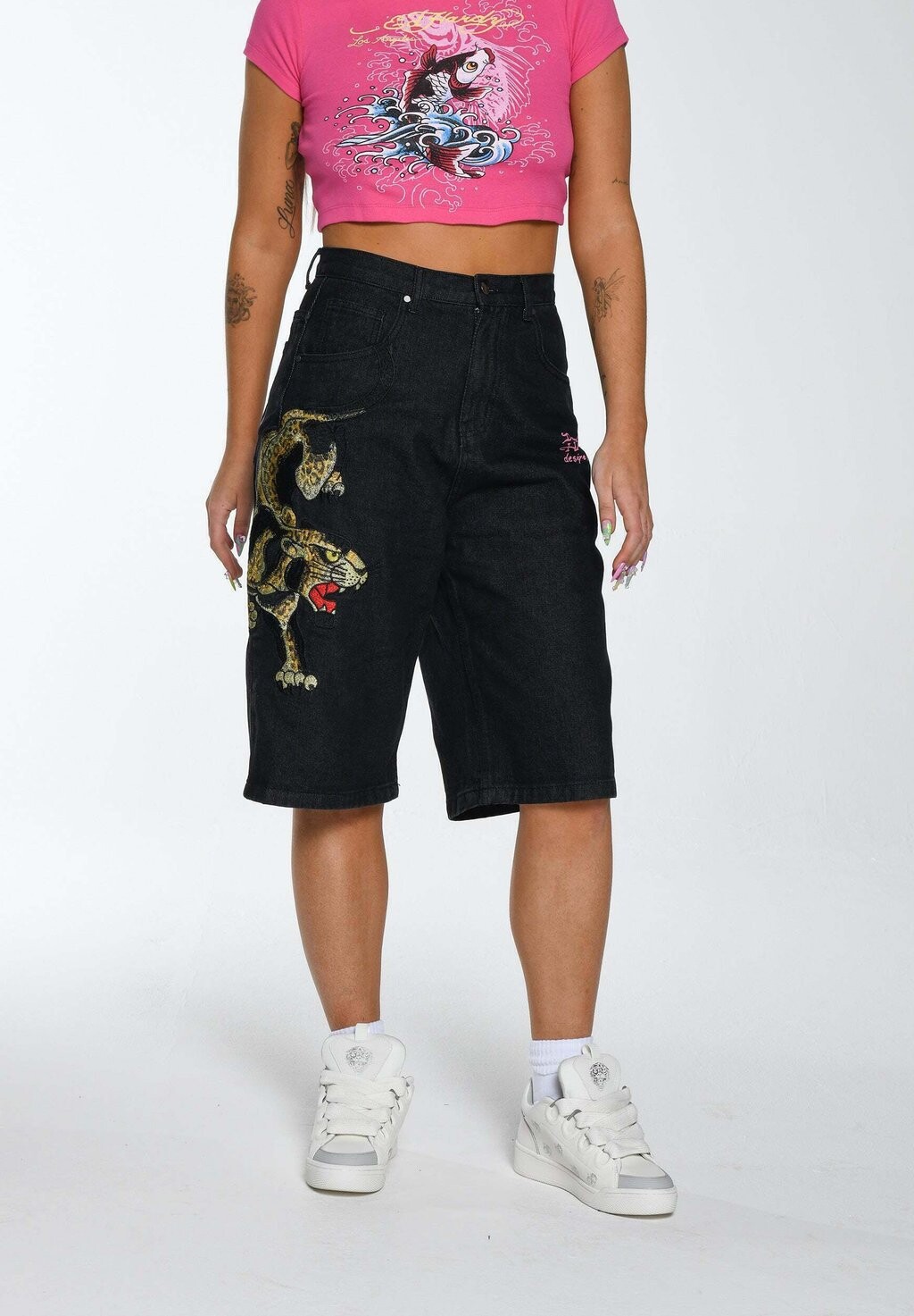 

Джинсовые шорты Ed Hardy