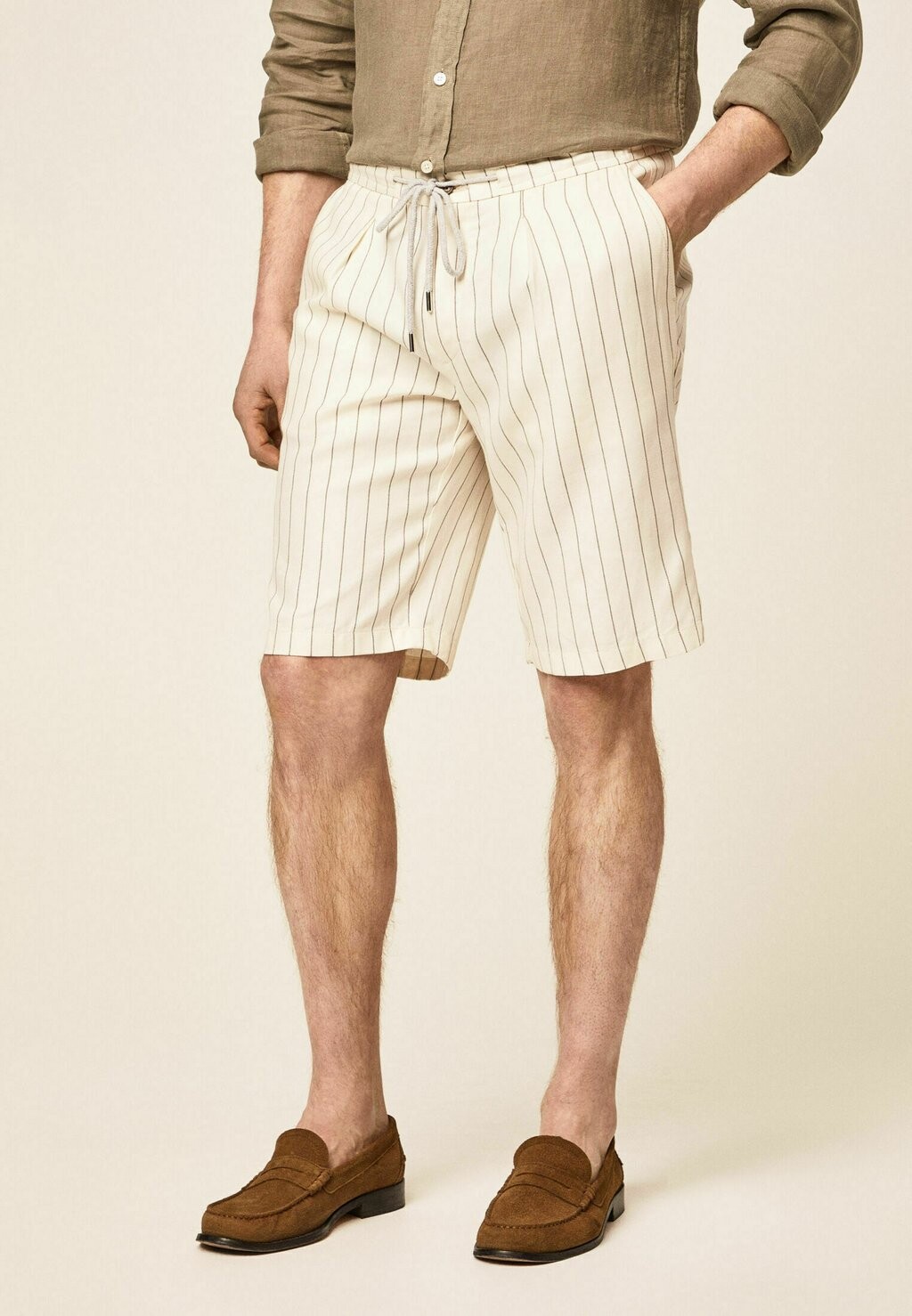 

Шорты WIDE STRIPE Hackett London, цвет ecru