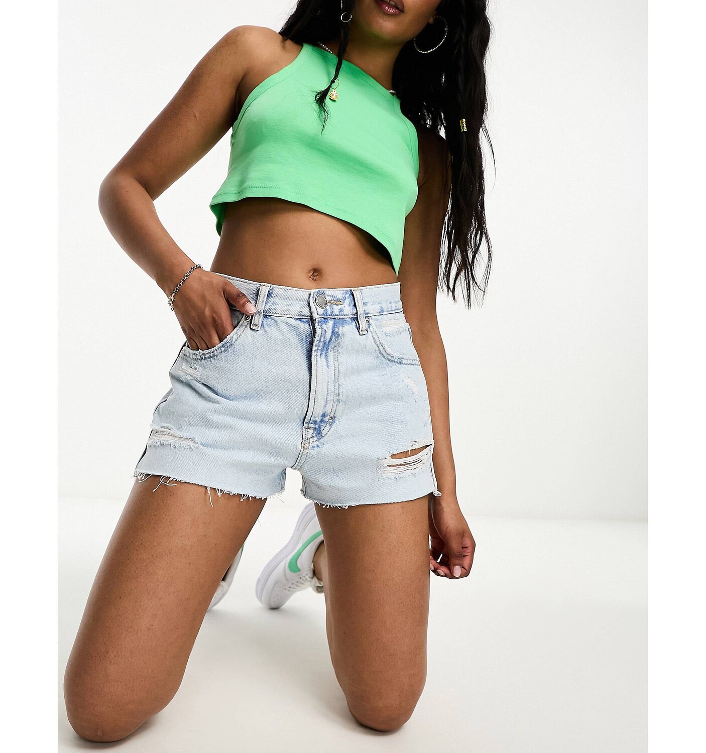 

Выбеленные джинсовые рваные шорты Mom с завышенной талией Pull&Bear