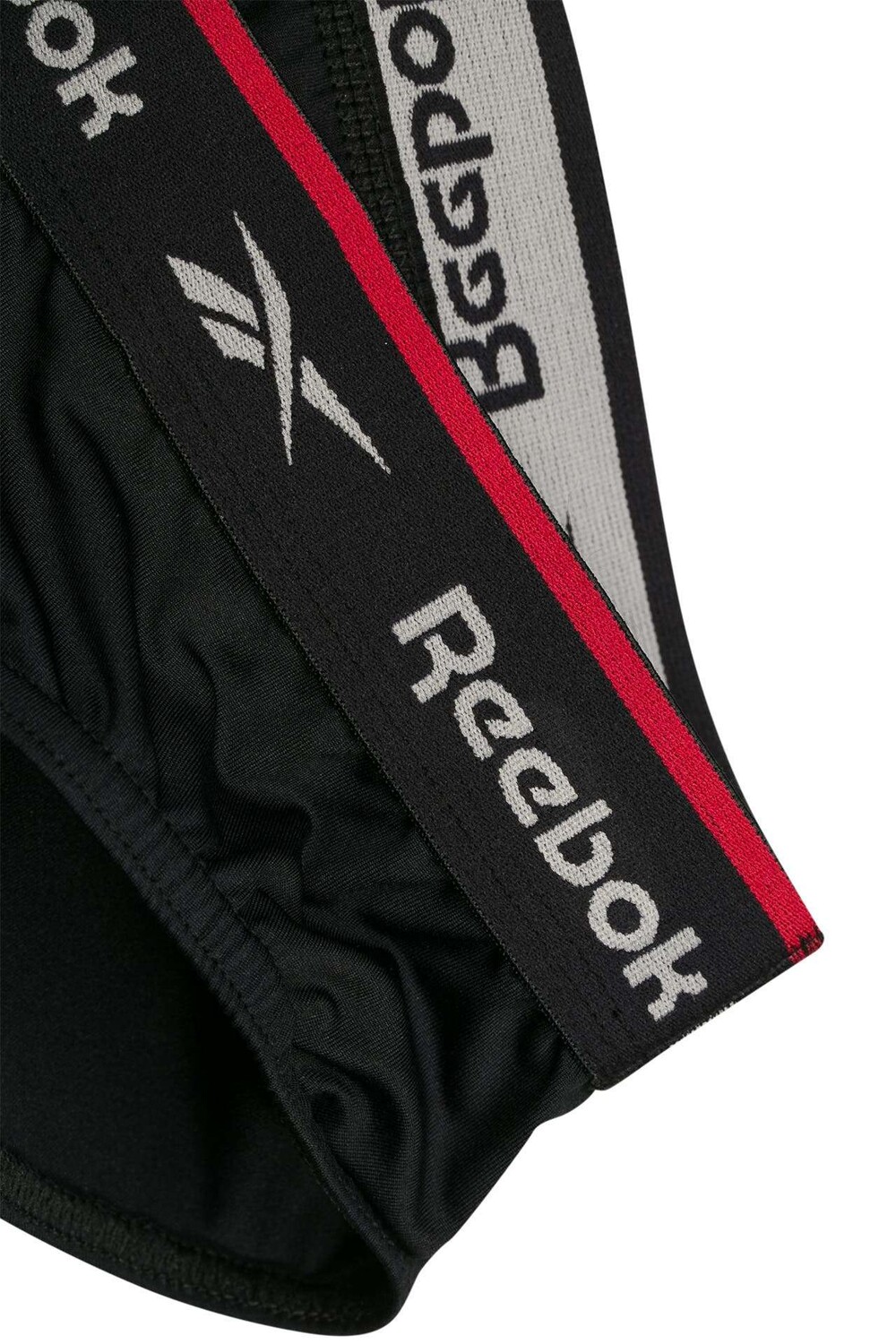 

Комплект из 3 белых трусов. Reebok