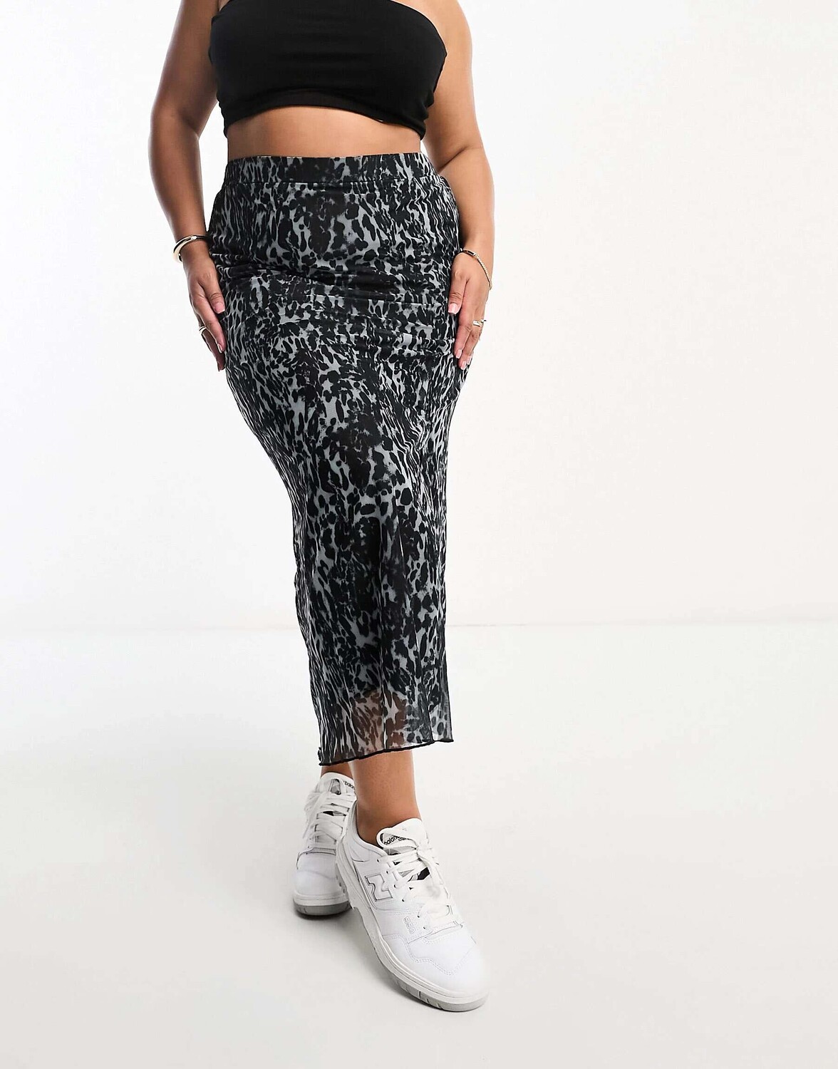 

Юбка миди из сетки Urban Threads Plus со змеиным принтом и салатовым подолом Urban Threads