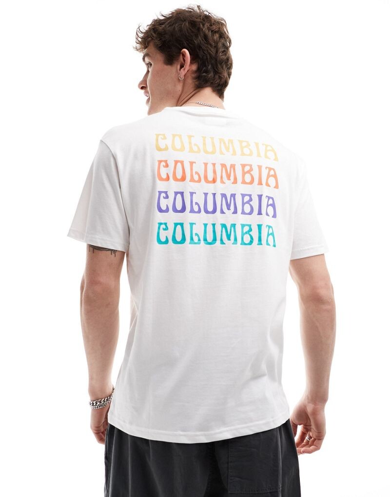 

Columbia — Unionville — белая футболка с принтом на спине — только на ASOS