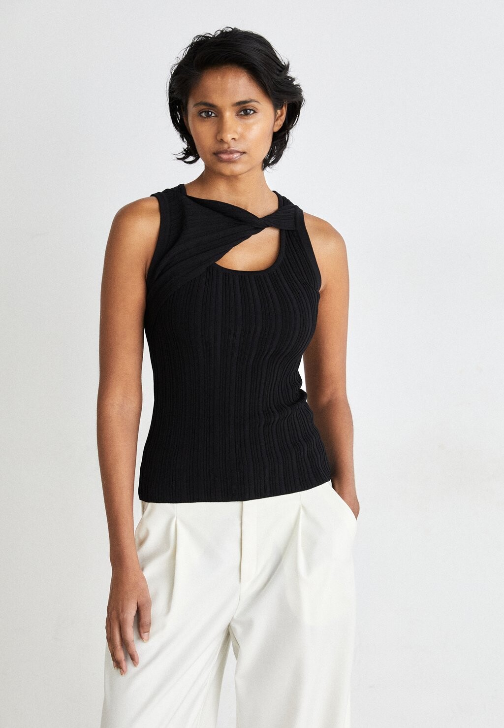 

Топ CUT OUT DKNY, цвет black