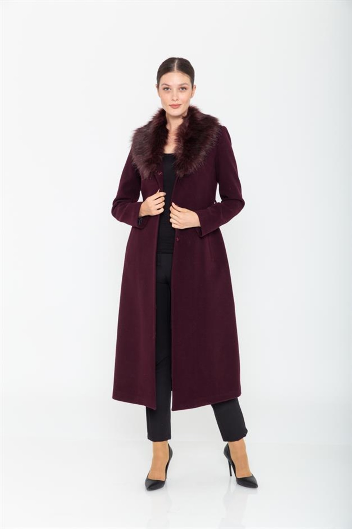 Пальто средней длины с меховым воротником на талии сливовый 3397 Concept., фиолетовый женская куртка средней длины с большим меховым воротником однотонная из xl 7xl хлопка легкое пальто
