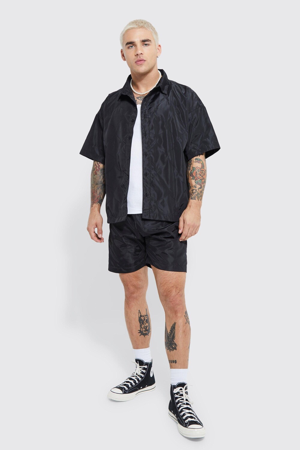

Стеганая рубашка с коротким рукавом и короткий комплект Boohoo, черный