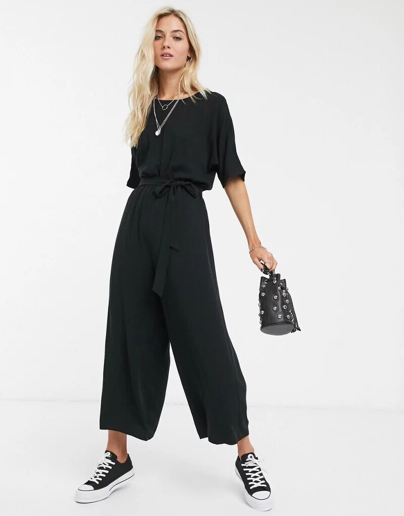 

Черный комбинезон с поясом ASOS