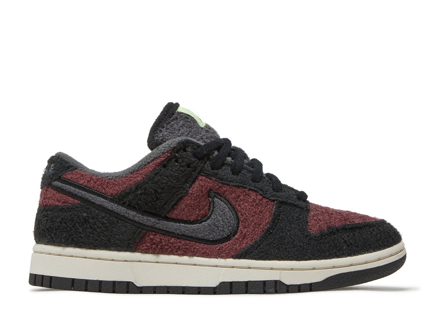 Кроссовки Nike Wmns Dunk Low Se 'Fleece - Burgundy Crush', красный кроссовки nike huarache extreme se ps dark grey черный