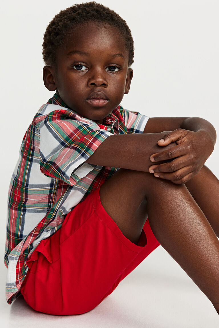 

Хлопковые шорты-чиносы H&M, красный