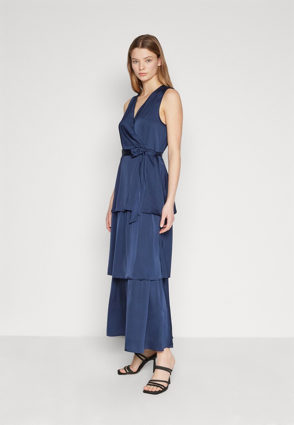 

Вечернее платье Vienna Ravenna Ankle Dress VILA, цвет navy blazer