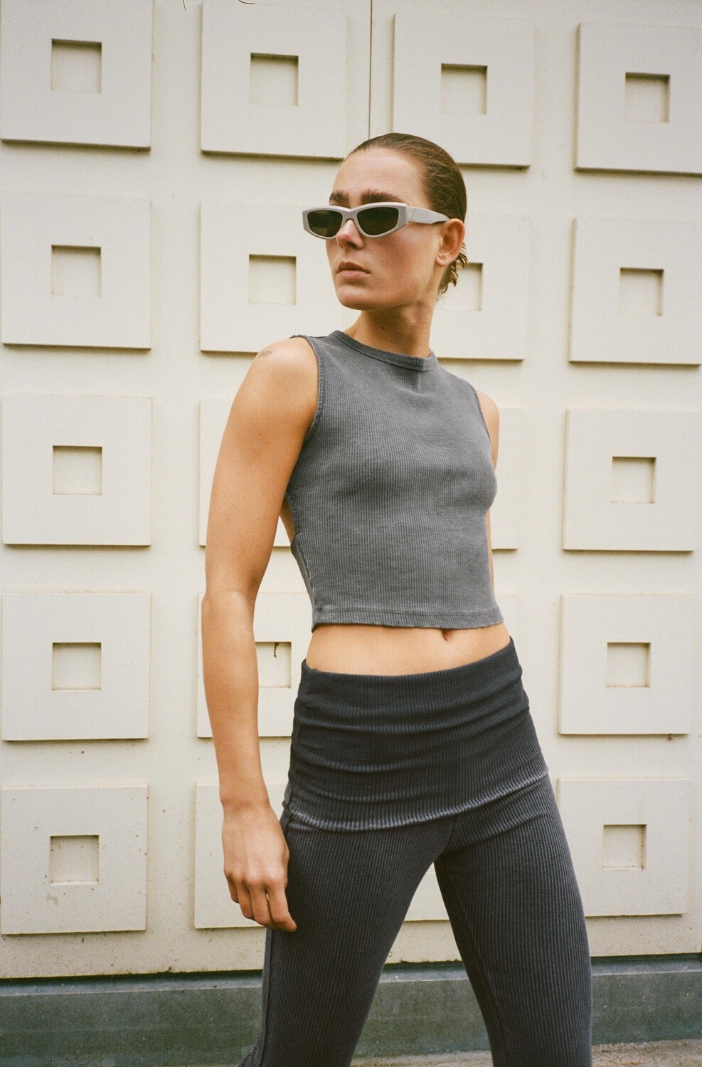 

Брюки с эффектом рубки ZARA, черный