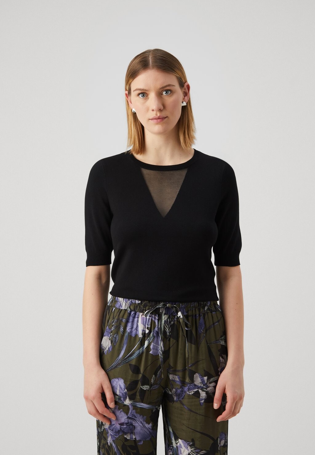 

Футболка с принтом Crewneck DKNY, черная