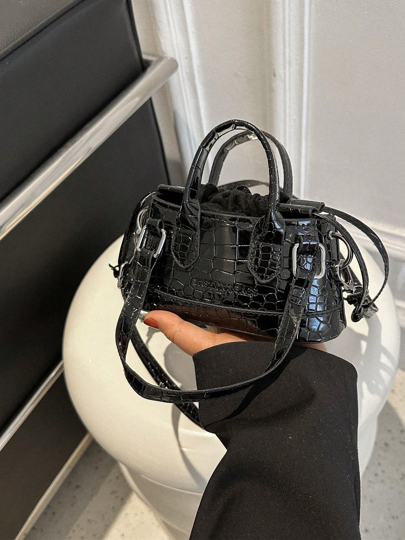Легкая деловая повседневная мини-металлическая сумка с тиснением под крокодила и шнурком, черный