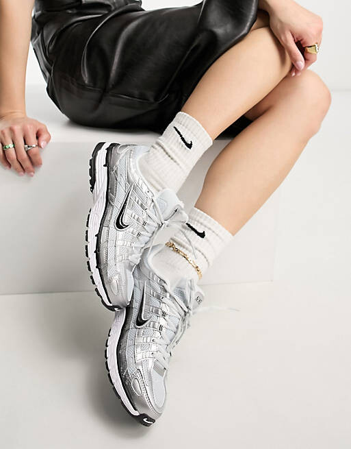 

Черные и серебристые кроссовки Nike P-6000, Черный