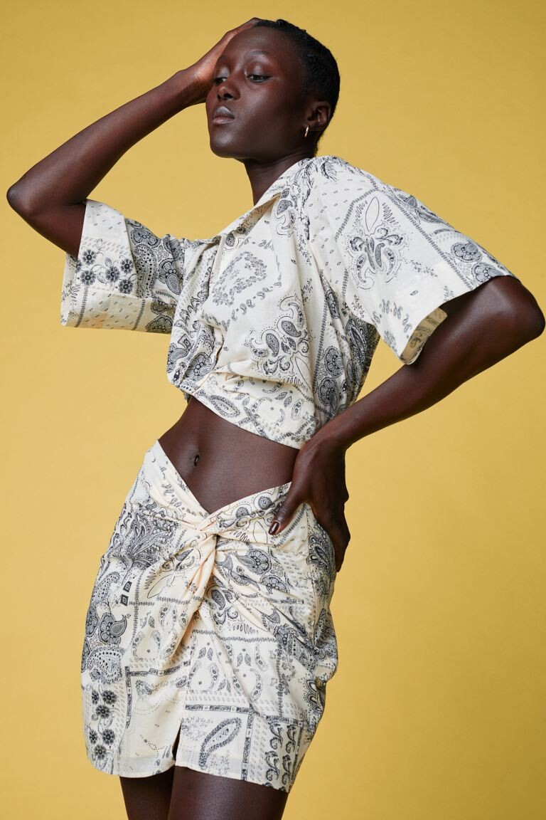 

Короткая блузка с открытыми лацканами H&M, кремовый/пейсли