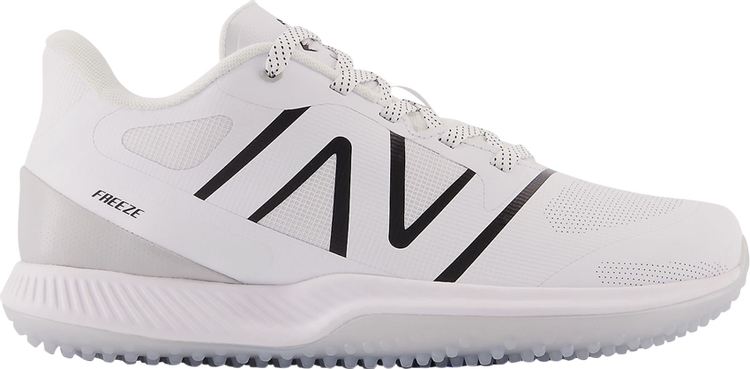 New balance sales wide turf shoes