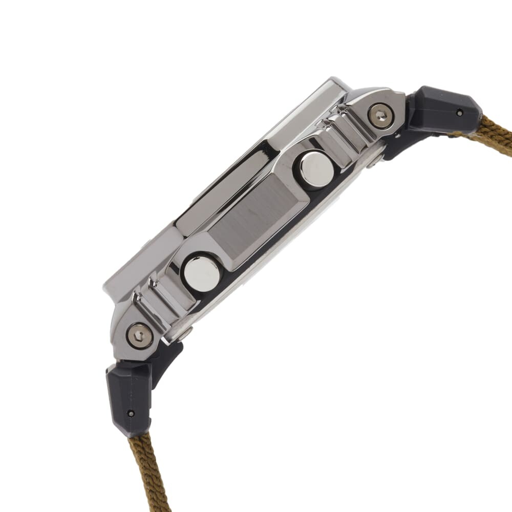 

Часы G-Shock GM-2100CB-3AER Metal Cover Series Watch