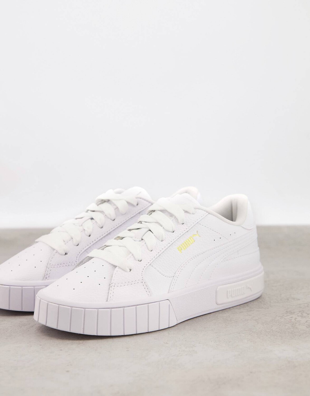 

Бело-серебристые кроссовки Puma Cali Star