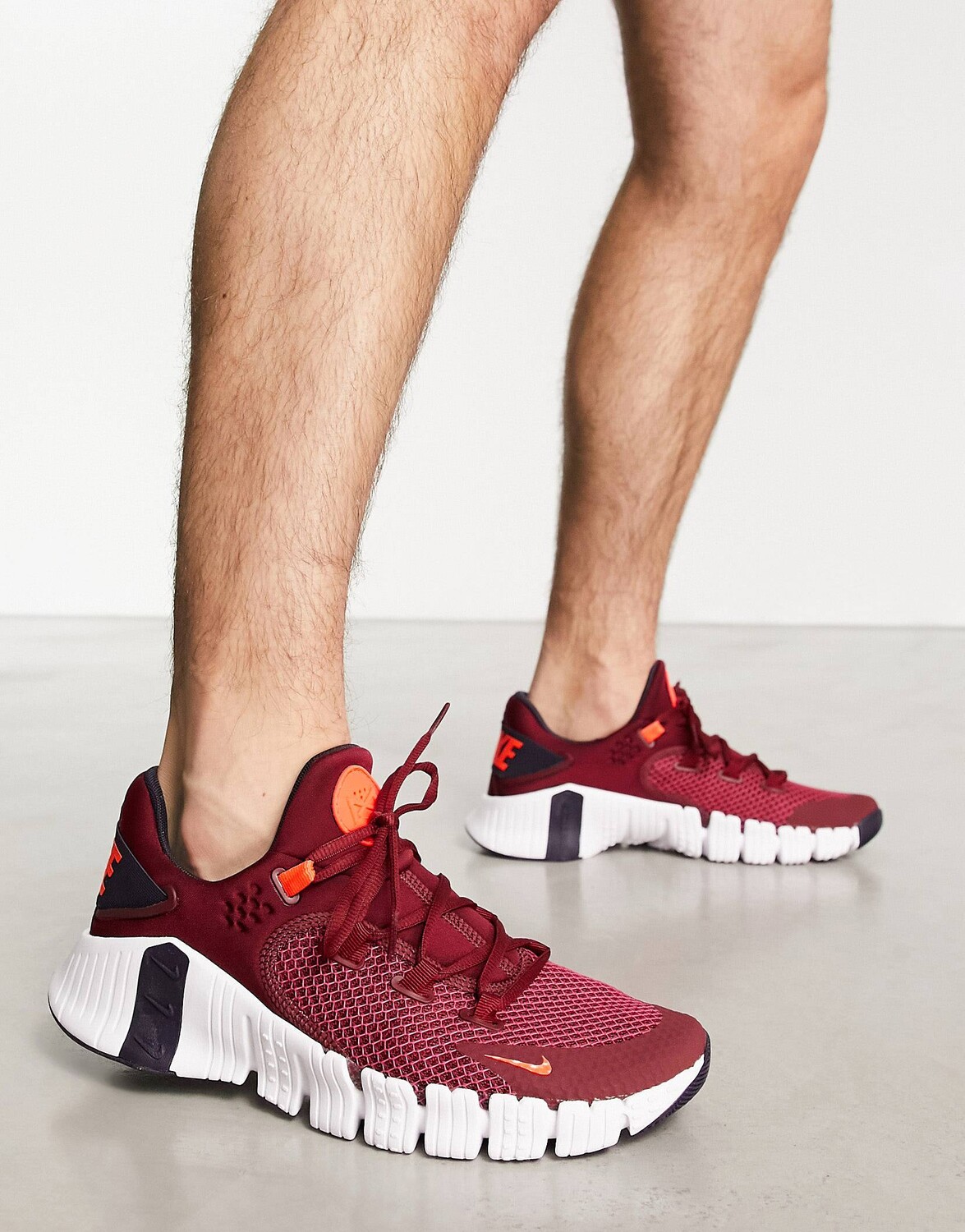 

Красные кроссовки Nike Training Free Metcon 4